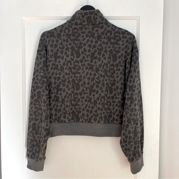 Victoria’s Secret Grey cropped sweatshirt top, 1/2 zip front, animal print Large - Picture 9 of 11